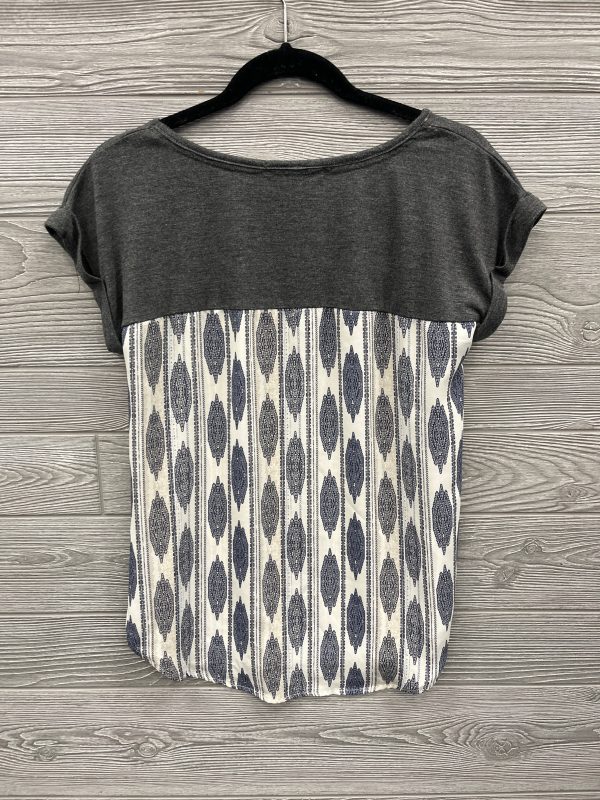 Top Short Sleeve By Rewind In Grey, Size: M on Sale