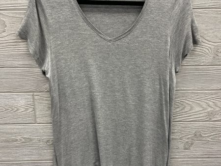 Top Short Sleeve By Hue In Grey, Size: M Cheap