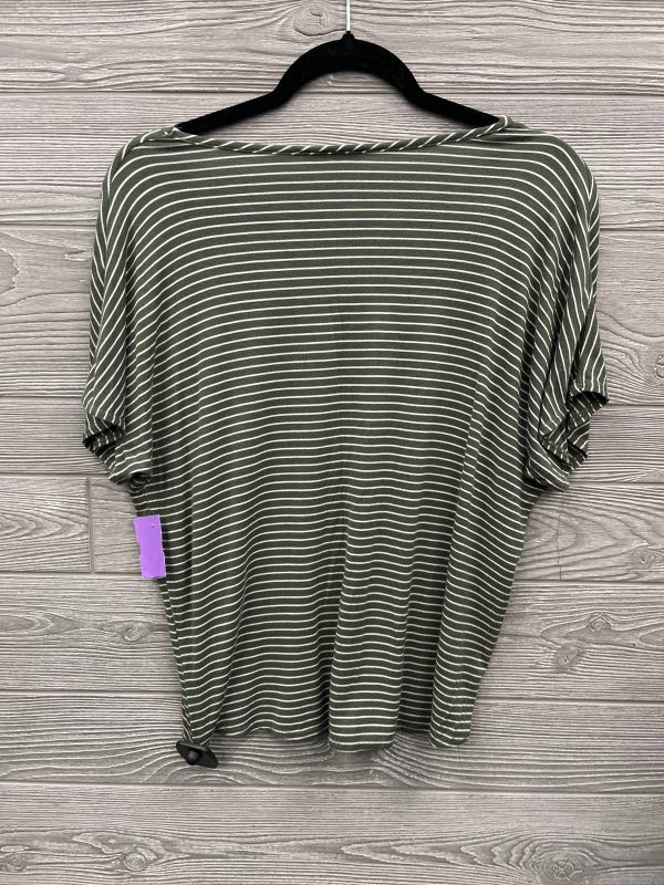 Top Short Sleeve By Clothes Mentor In Green, Size: M For Cheap