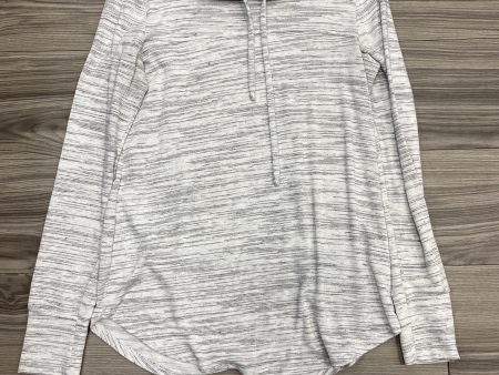 Top Long Sleeve By Clothes Mentor In Grey, Size: M Hot on Sale