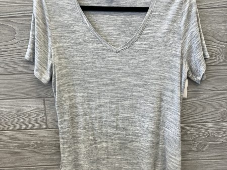 Top Short Sleeve By Old Navy In Grey, Size: M For Discount