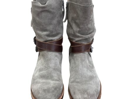 Boots Ankle Heels By Sofft In Grey, Size: 7.5 For Sale