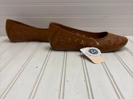 Shoes Flats By Bare Traps In Tan, Size: 8.5 Discount