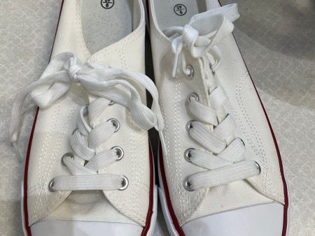 Shoes Sneakers By Clothes Mentor In White, Size: 9 Online Sale