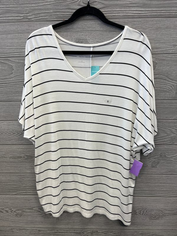 Top Short Sleeve By Maurices In White, Size: S Supply