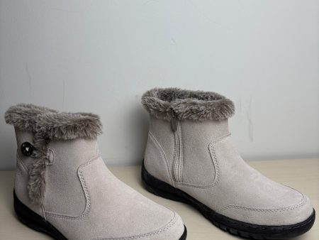 Boots Snow By Khombu In Taupe, Size: 10 Sale