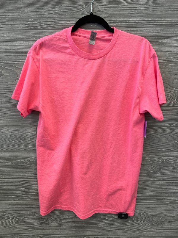 Top Short Sleeve By Gildan In Pink, Size: M Discount