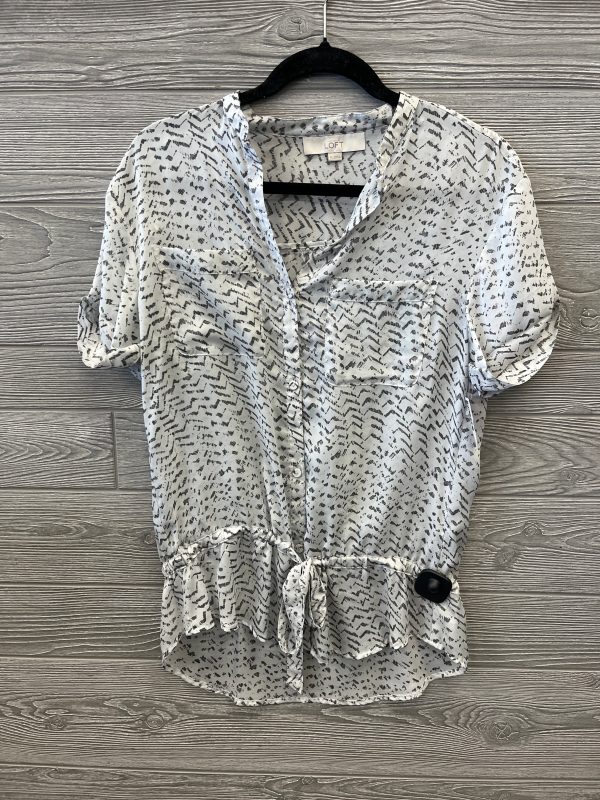 Top Short Sleeve By Loft In Grey, Size: Xs on Sale