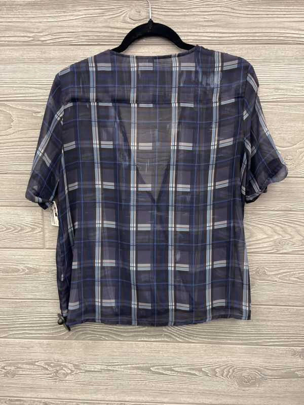 Top Short Sleeve By Divided In Blue, Size: M Hot on Sale