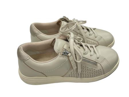 Shoes Sneakers By Earth In Cream, Size: 8.5 For Discount