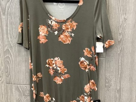 Top Short Sleeve By Maurices In Green, Size: S on Sale