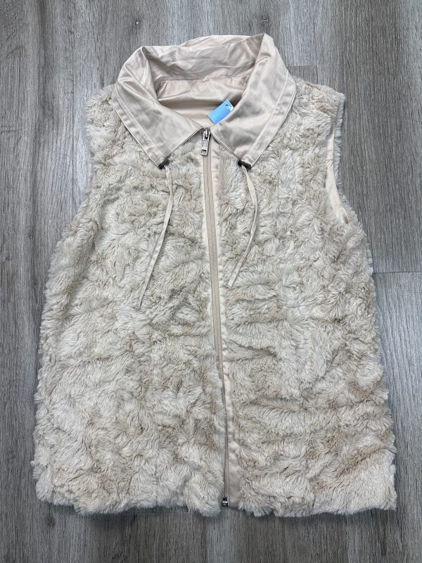 Vest Faux Fur & Sherpa By Clothes Mentor In Tan, Size: Xs Fashion