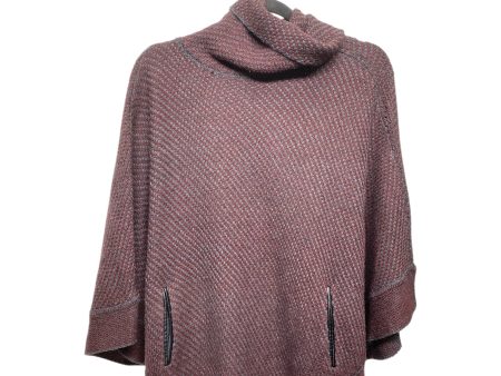 Poncho By Romeo And Juliet In Maroon, Size: S Online Sale