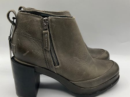 Boots Ankle Heels By Sorel In Green, Size: 6.5 Online Sale