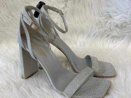 Sandals Heels Block By Clothes Mentor In Silver, Size: 8.5 Online